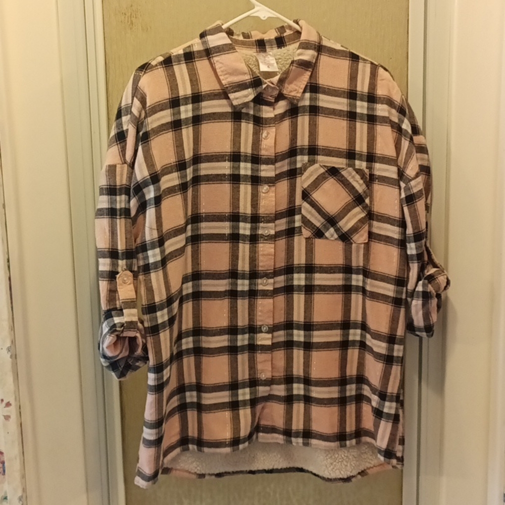 NWOT No Boundaries shirt